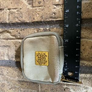 Rustic cuff wristlet holder‎